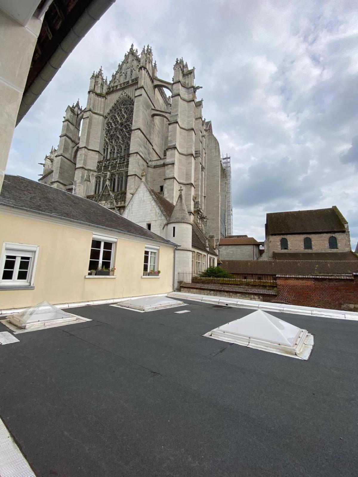 Appartement Hyper-Centre Vue Cathedrale Beauvais Ngoại thất bức ảnh